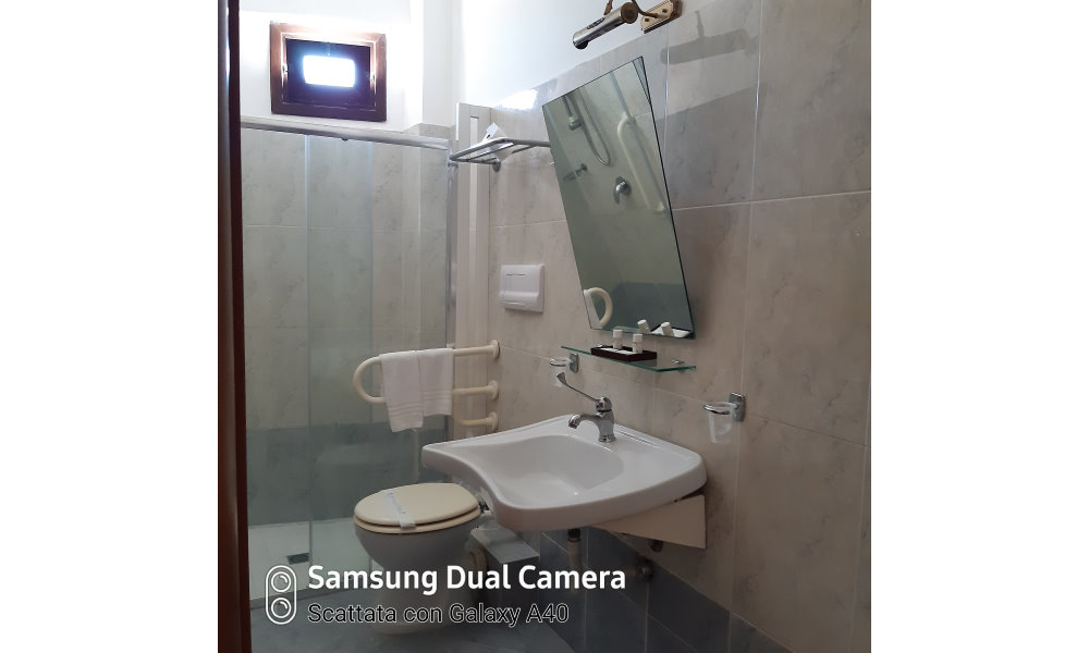 Camera Matrimoniale Badget, bagno doccia senza bidet